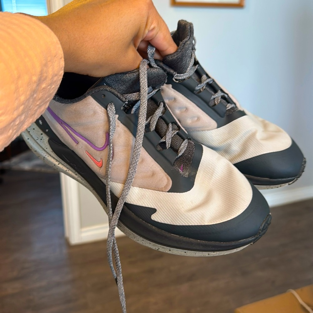 Men’s Size 9 Nike Sneakers